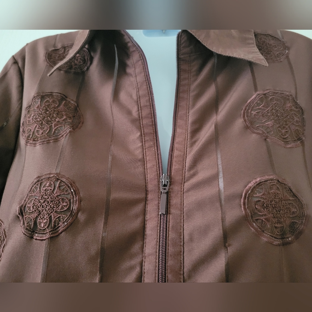 Stera | EUC Pretty Brown Asian Inspo Embroidered Zip Up Top (SIZE M) - Picture 10 of 14